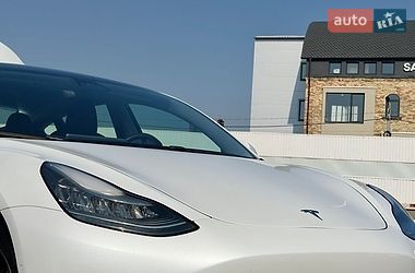 Седан Tesla Model 3 2019 в Киеве