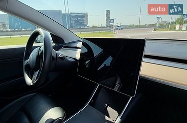 Седан Tesla Model 3 2019 в Киеве