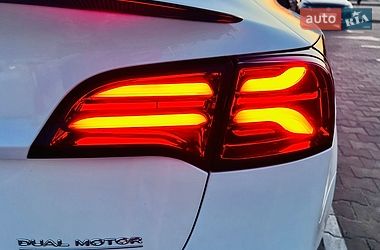 Седан Tesla Model 3 2021 в Києві