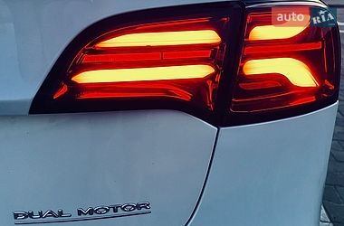 Седан Tesla Model 3 2021 в Києві