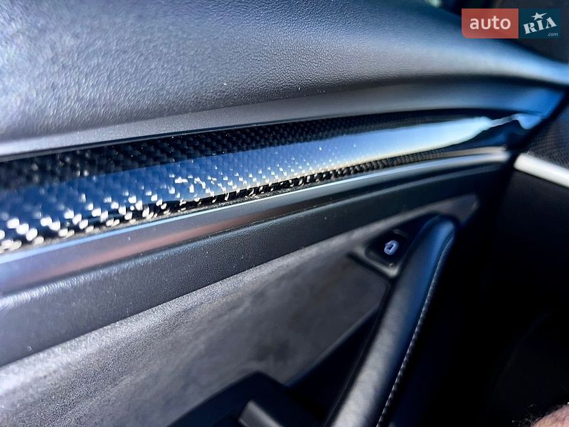 Седан Tesla Model 3 2021 в Києві