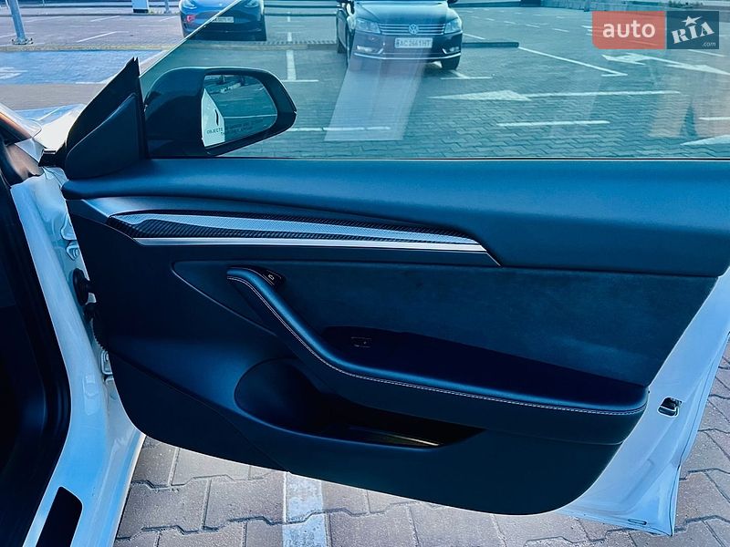 Седан Tesla Model 3 2021 в Києві