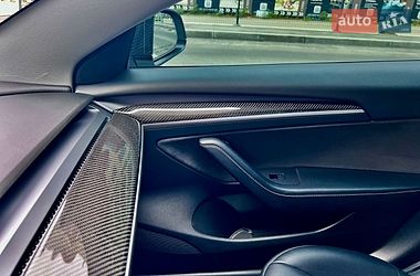 Седан Tesla Model 3 2021 в Києві
