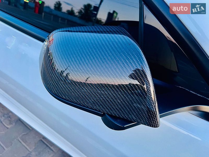 Седан Tesla Model 3 2021 в Києві