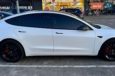 Седан Tesla Model 3 2021 в Києві