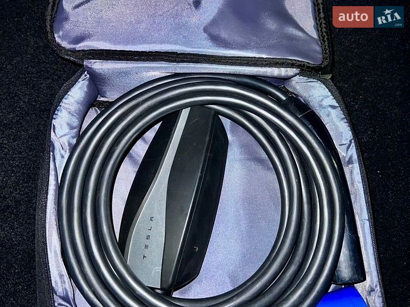 Седан Tesla Model 3 2021 в Києві