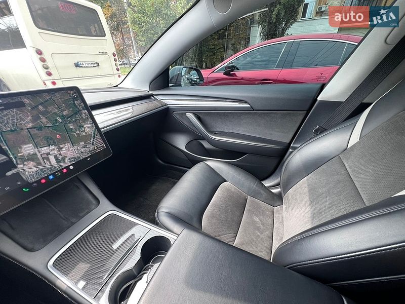Седан Tesla Model 3 2021 в Києві