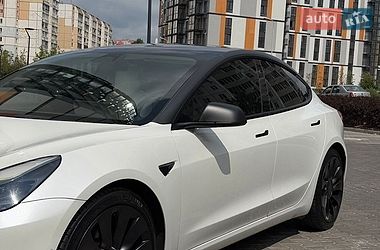 Седан Tesla Model 3 2021 в Киеве