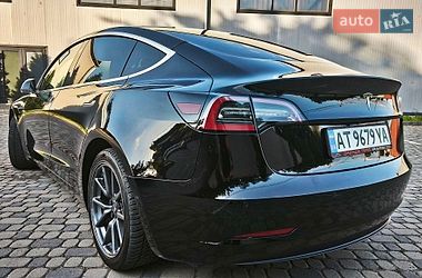Седан Tesla Model 3 2020 в Ивано-Франковске