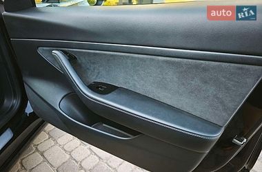 Седан Tesla Model 3 2020 в Ивано-Франковске
