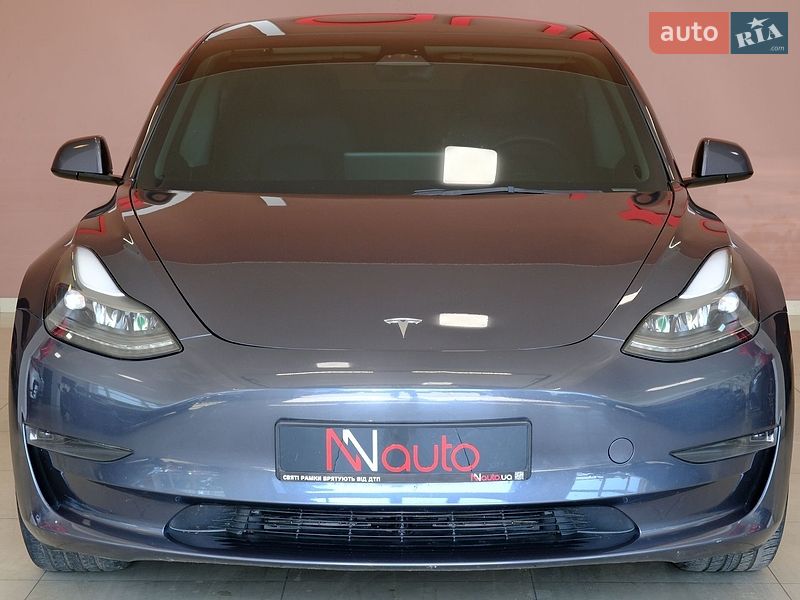 Седан Tesla Model 3 2023 в Одесі