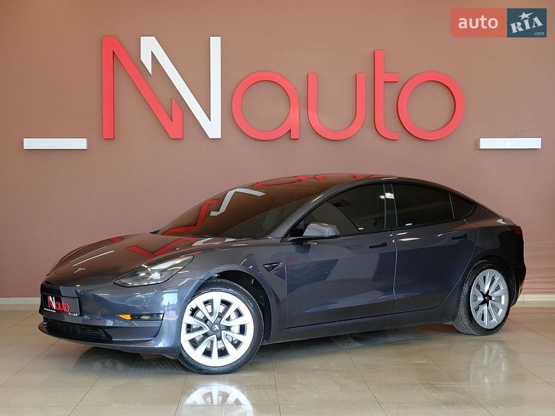 Tesla Model 3 2023