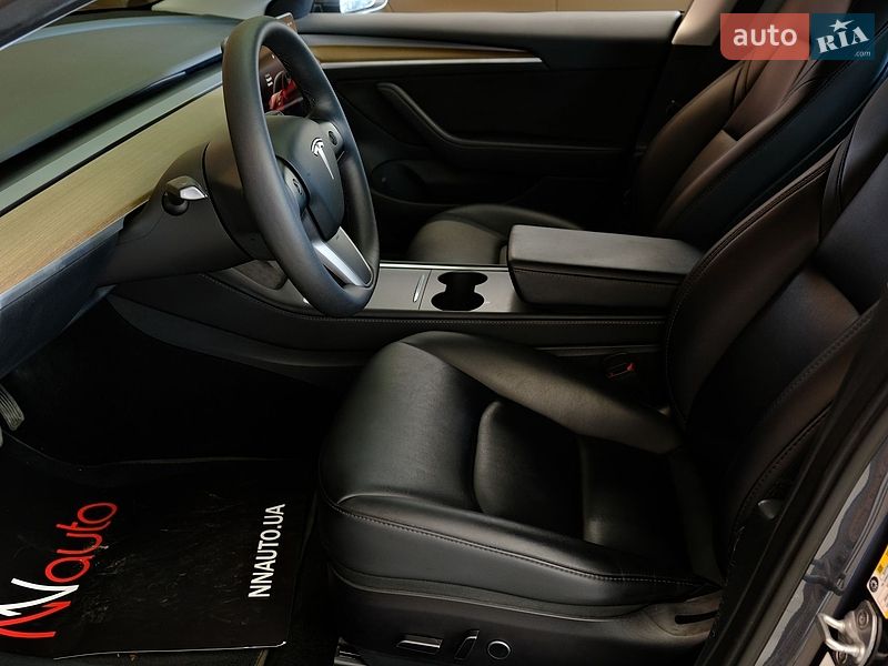 Седан Tesla Model 3 2023 в Одесі