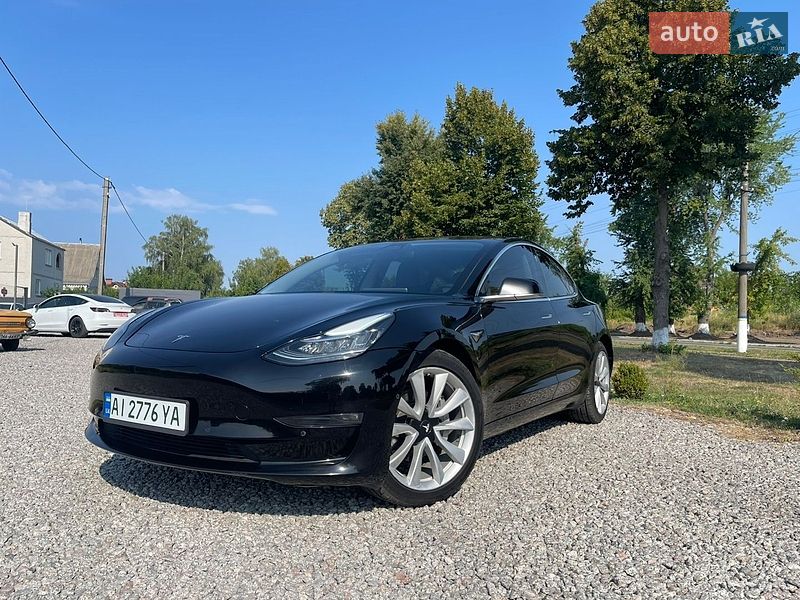 Седан Tesla Model 3 2018 в Переяславі
