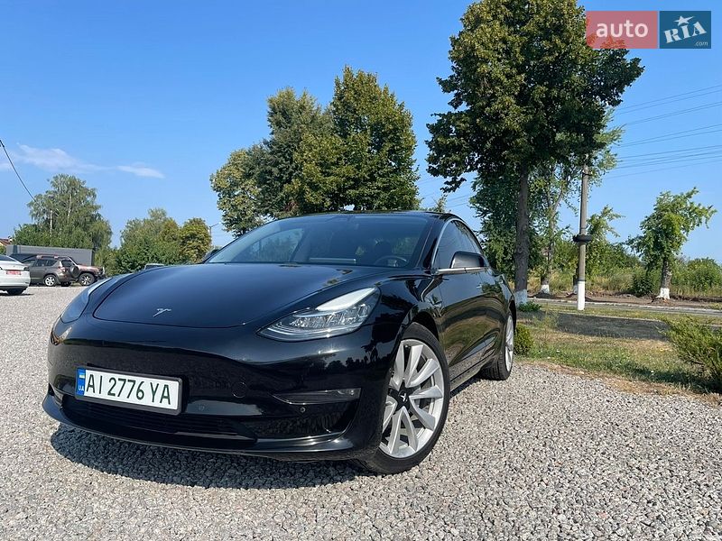 Седан Tesla Model 3 2018 в Переяславі