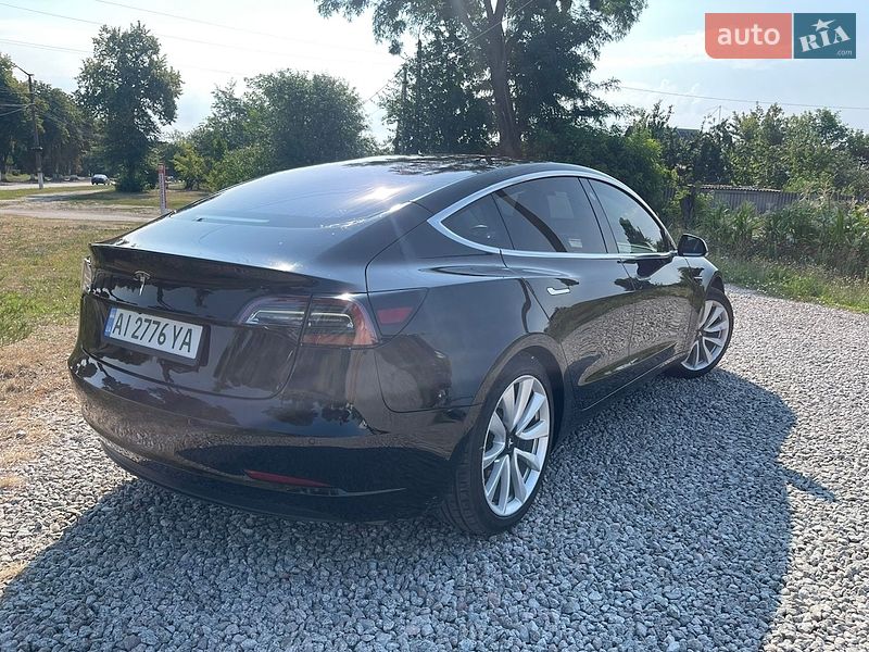 Седан Tesla Model 3 2018 в Переяславі