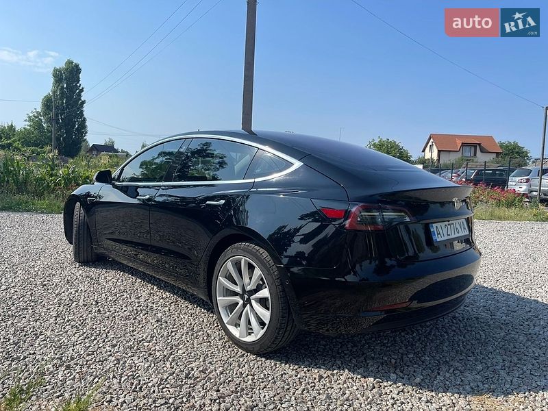 Седан Tesla Model 3 2018 в Переяславі