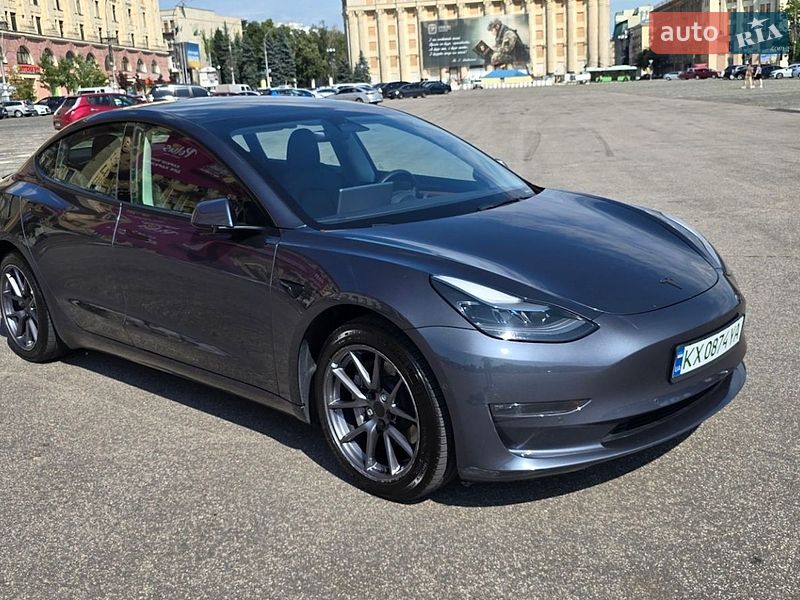 Седан Tesla Model 3 2022 в Харкові