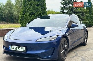 Седан Tesla Model 3 2024 в Киеве