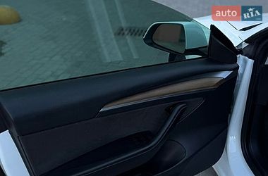 Седан Tesla Model 3 2021 в Луцке