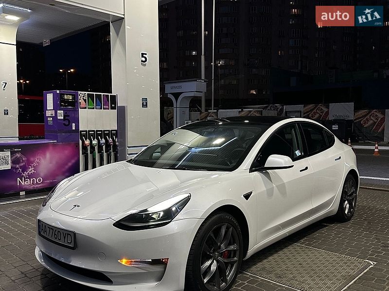 Седан Tesla Model 3 2023 в Киеве