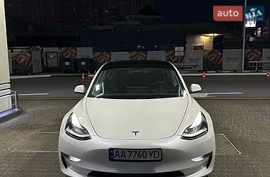 Седан Tesla Model 3 2023 в Киеве