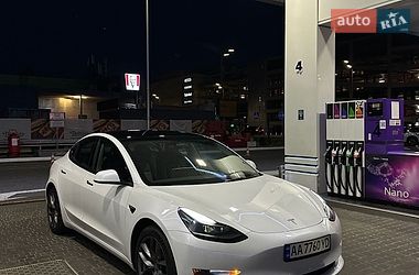 Седан Tesla Model 3 2023 в Киеве