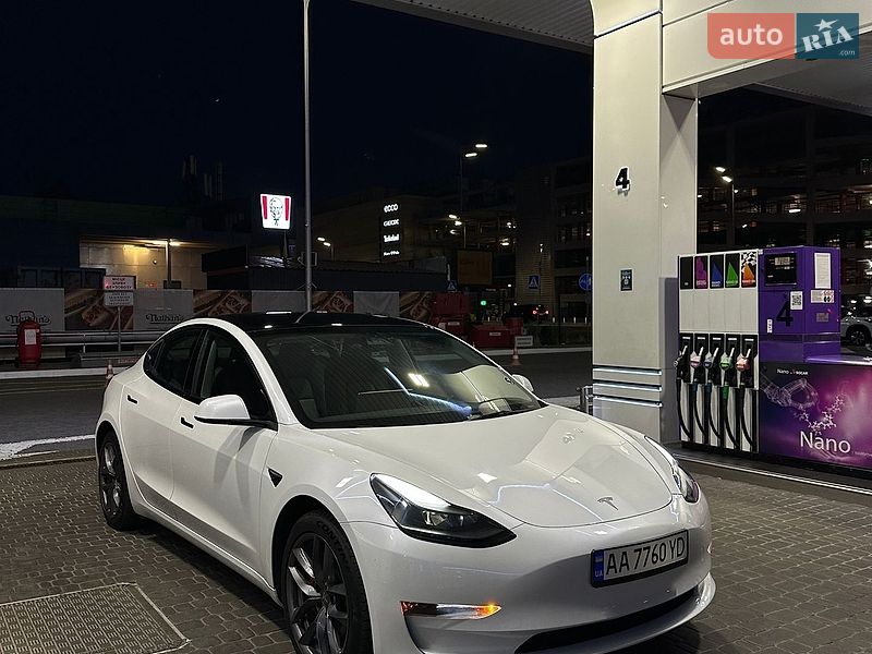 Седан Tesla Model 3 2023 в Киеве