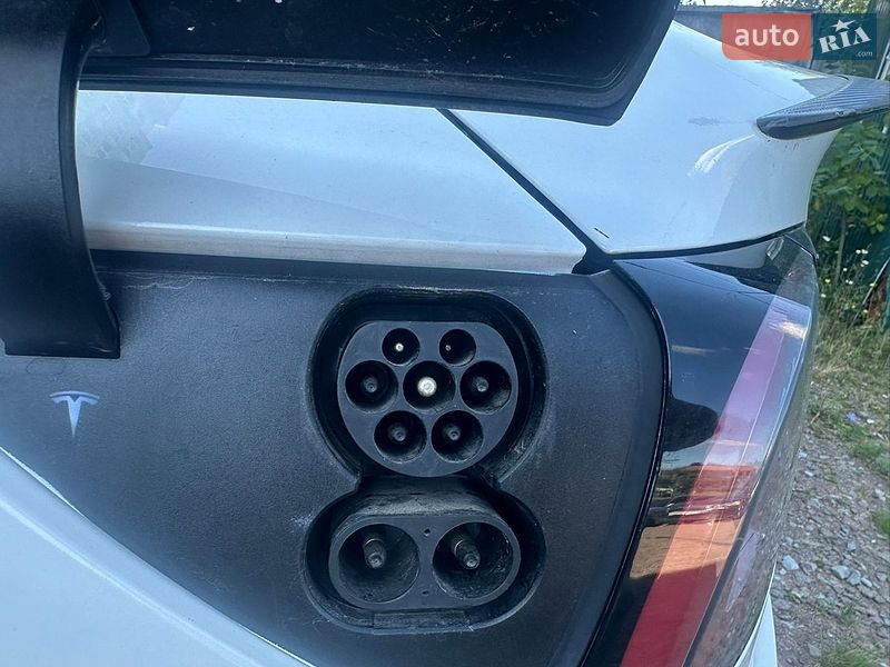 Седан Tesla Model 3 2019 в Києві
