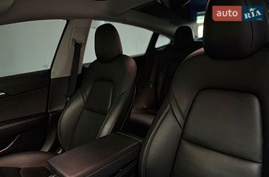 Седан Tesla Model 3 2022 в Львові
