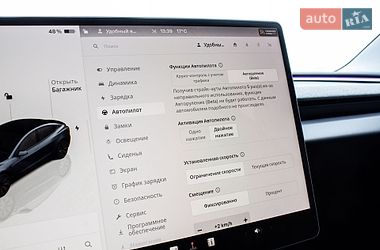 Седан Tesla Model 3 2024 в Львові