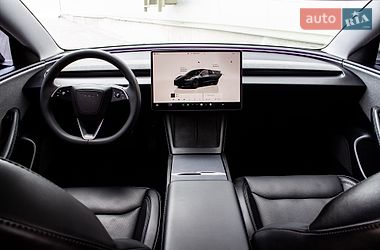 Седан Tesla Model 3 2024 в Львові