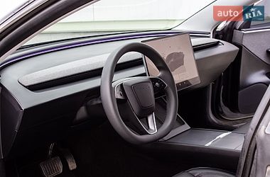 Седан Tesla Model 3 2024 в Львові