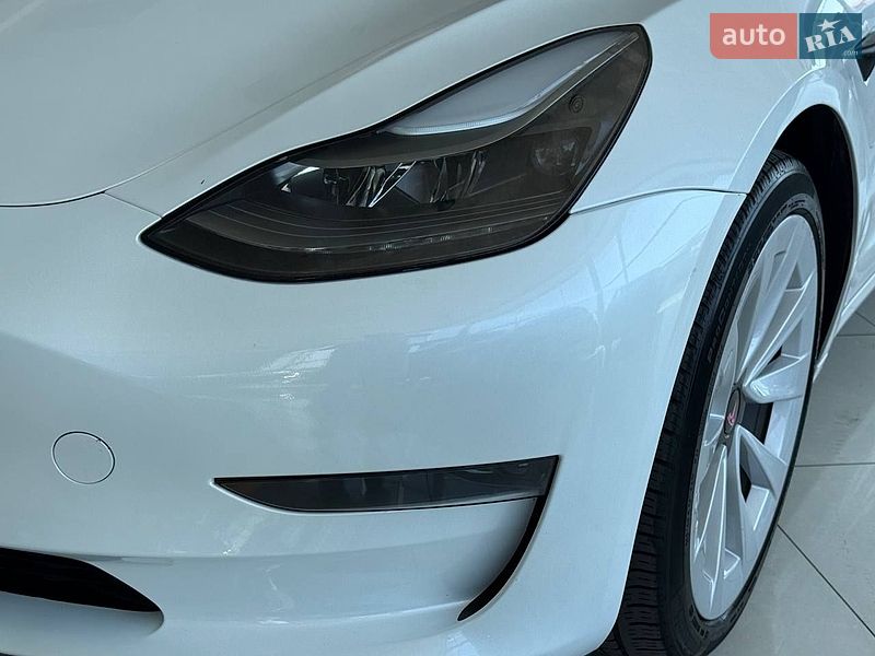 Седан Tesla Model 3 2023 в Одесі