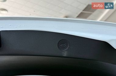 Седан Tesla Model 3 2023 в Одесі