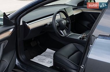 Седан Tesla Model 3 2022 в Львове