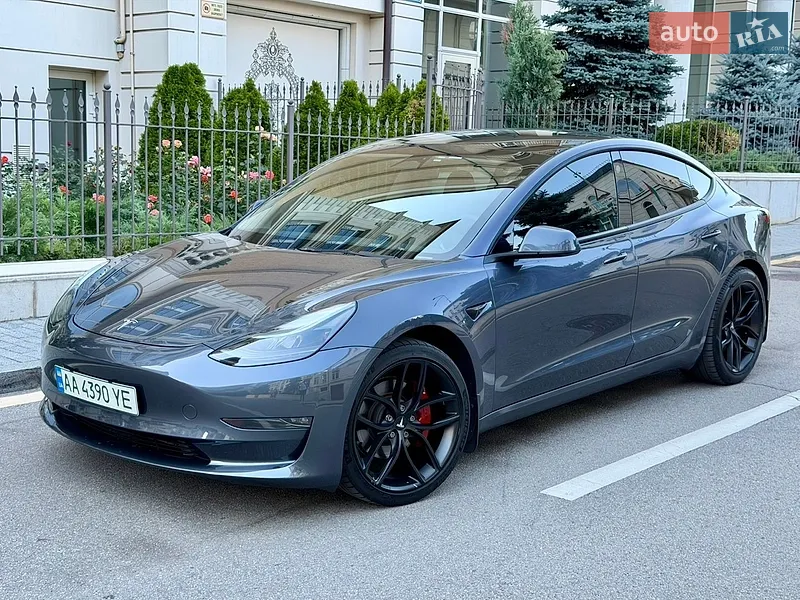 Tesla Model 3 2022