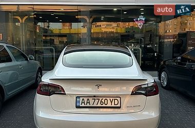 Седан Tesla Model 3 2023 в Киеве