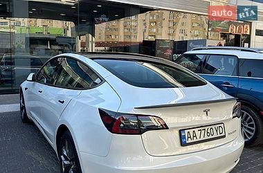 Седан Tesla Model 3 2023 в Киеве