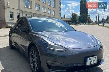 Седан Tesla Model 3 2022 в Черкассах