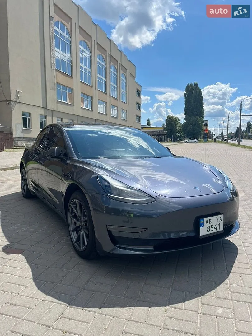 2022 Tesla Model 3 - фото 1