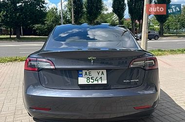 Седан Tesla Model 3 2022 в Черкасах