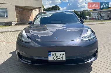 Седан Tesla Model 3 2022 в Черкасах