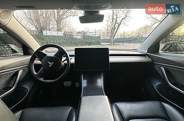 Седан Tesla Model 3 2019 в Одесі