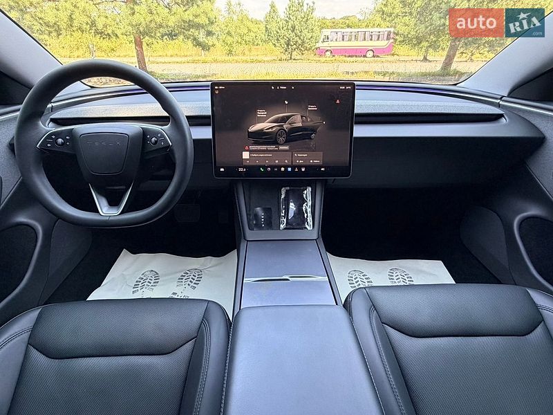 Седан Tesla Model 3 2024 в Дрогобичі