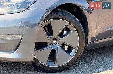 Седан Tesla Model 3 2021 в Кривом Роге