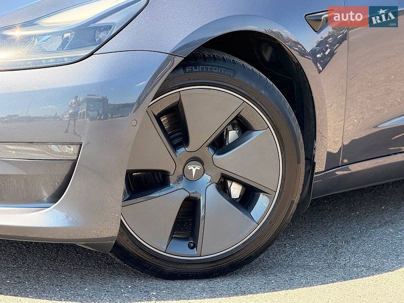 Седан Tesla Model 3 2021 в Кривом Роге