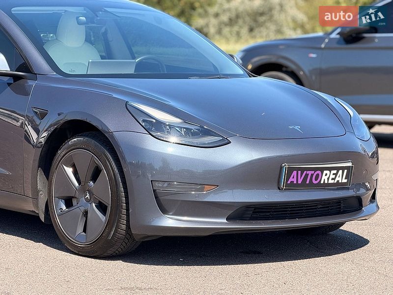 Седан Tesla Model 3 2021 в Кривом Роге