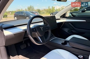 Седан Tesla Model 3 2021 в Кривом Роге