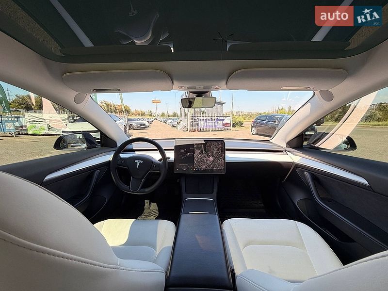 Седан Tesla Model 3 2021 в Кривом Роге